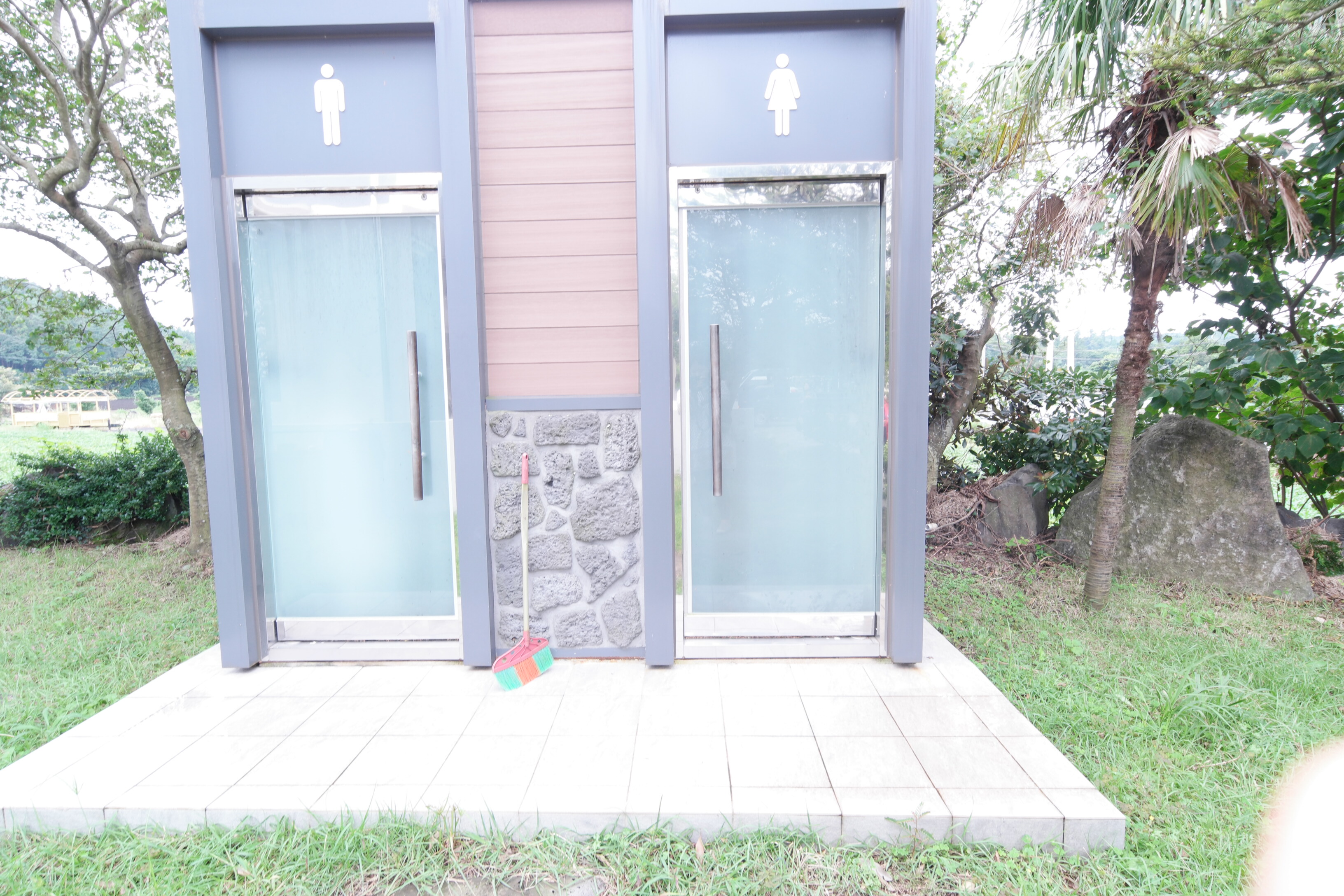 화장실_송당리 사무소_외부.JPG