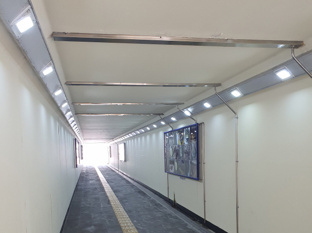 해피랜드 가기전 지하 보행로 -20191017_114642.jpg